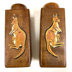 VINTAGE salt & pepper wood shakers !